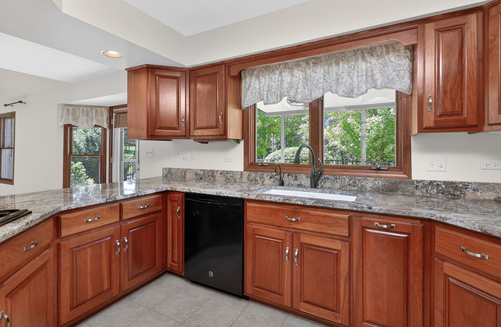 0N462 Arbor Court, Winfield, IL 60190