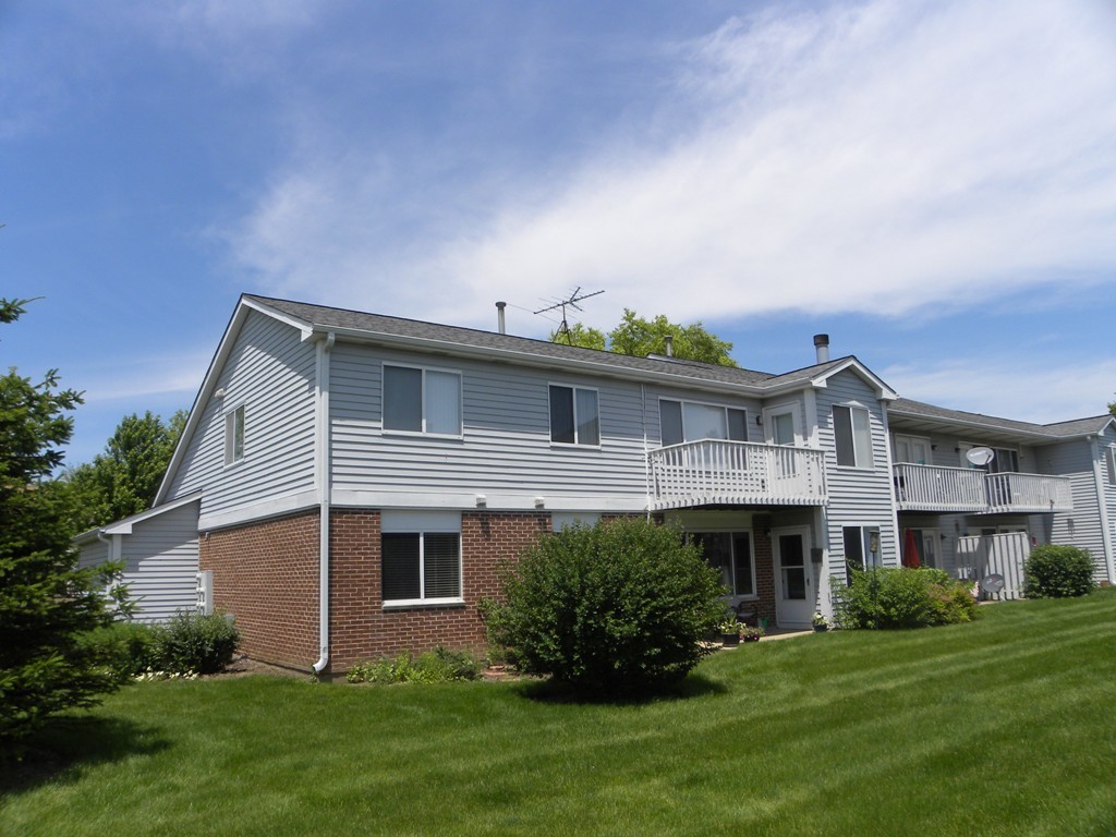 227 Brett Circle #D, Wauconda, IL 60084
