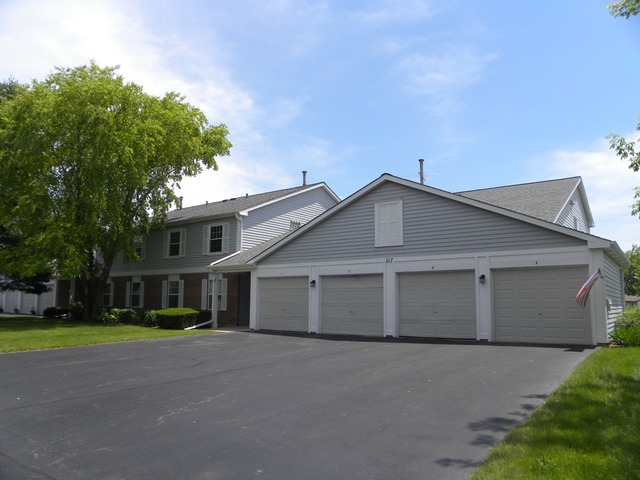 227 Brett Circle #D, Wauconda, IL 60084
