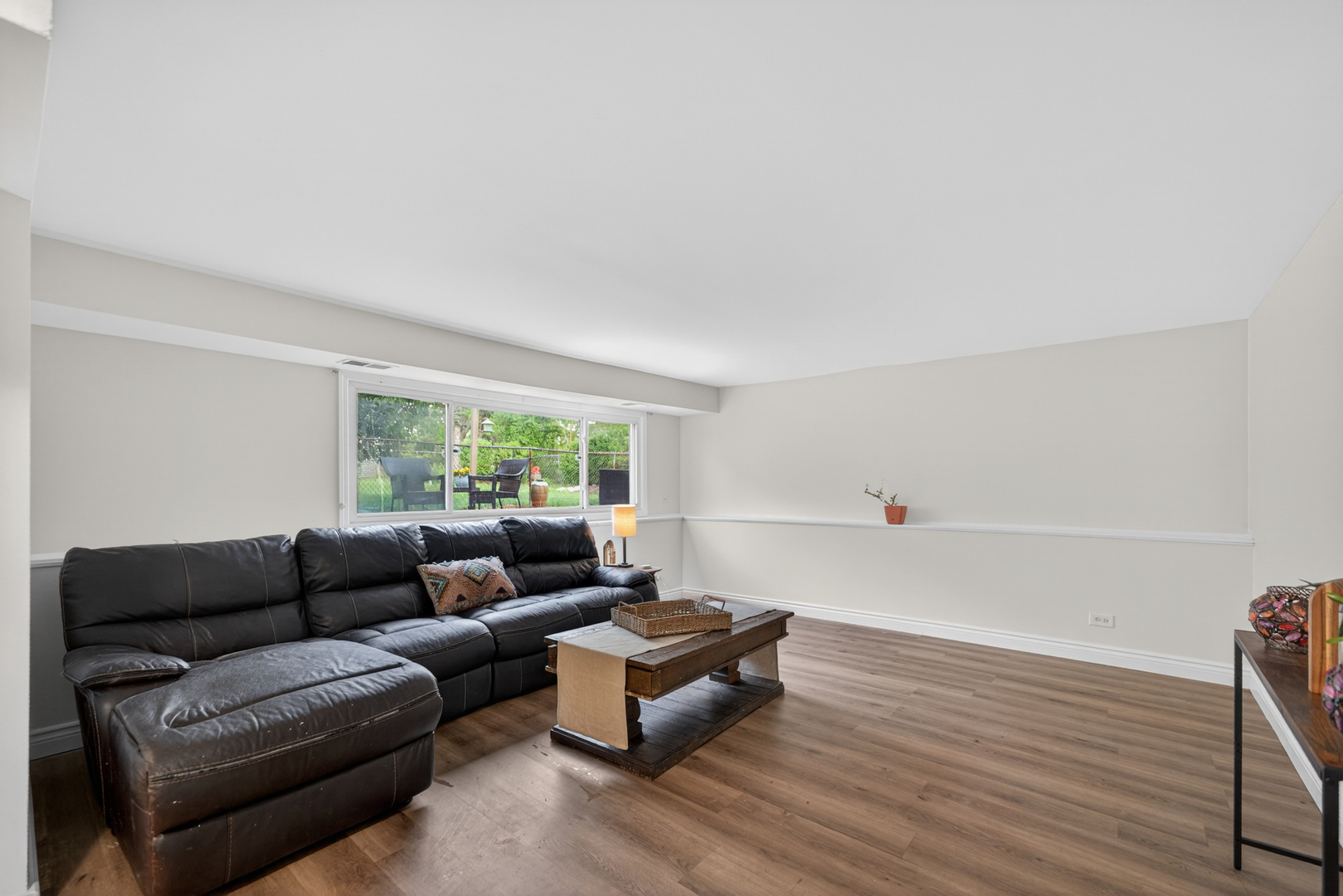 701 Buffalo Circle, Carol Stream, IL 60188