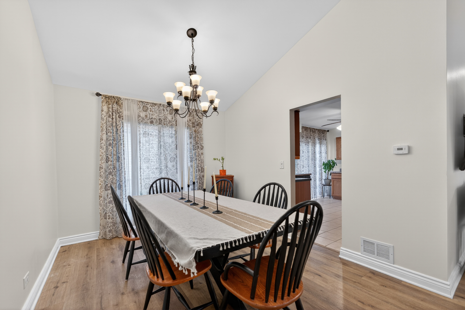 701 Buffalo Circle, Carol Stream, IL 60188