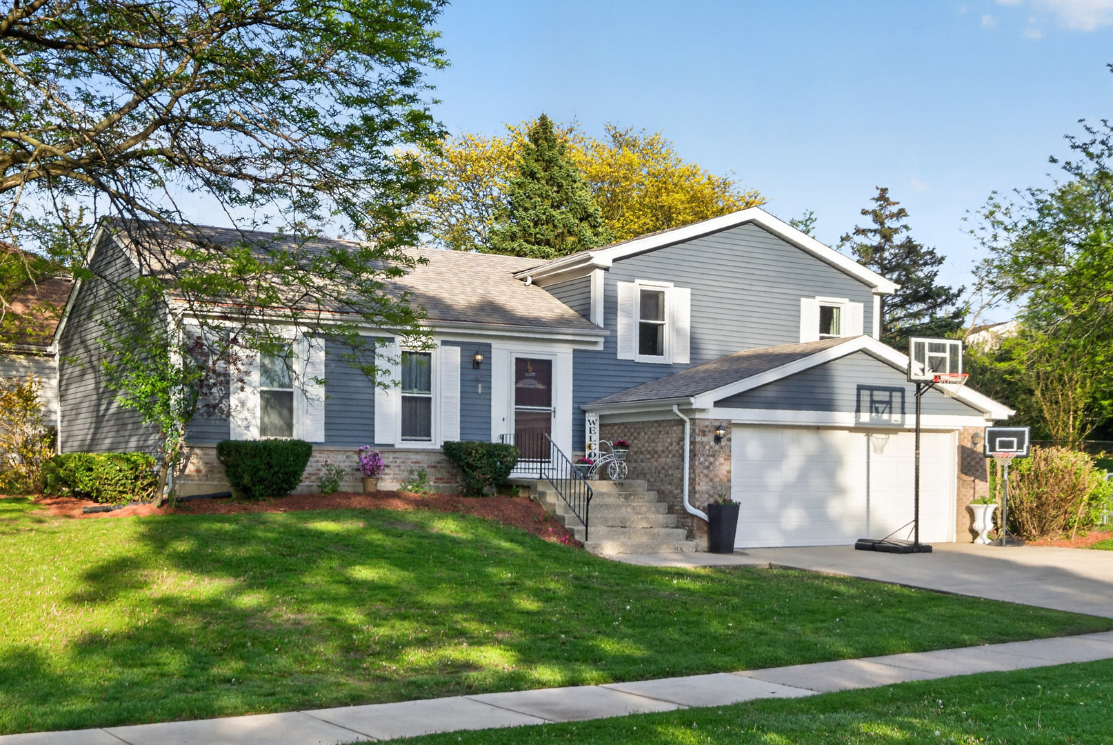 701 Buffalo Circle, Carol Stream, IL 60188