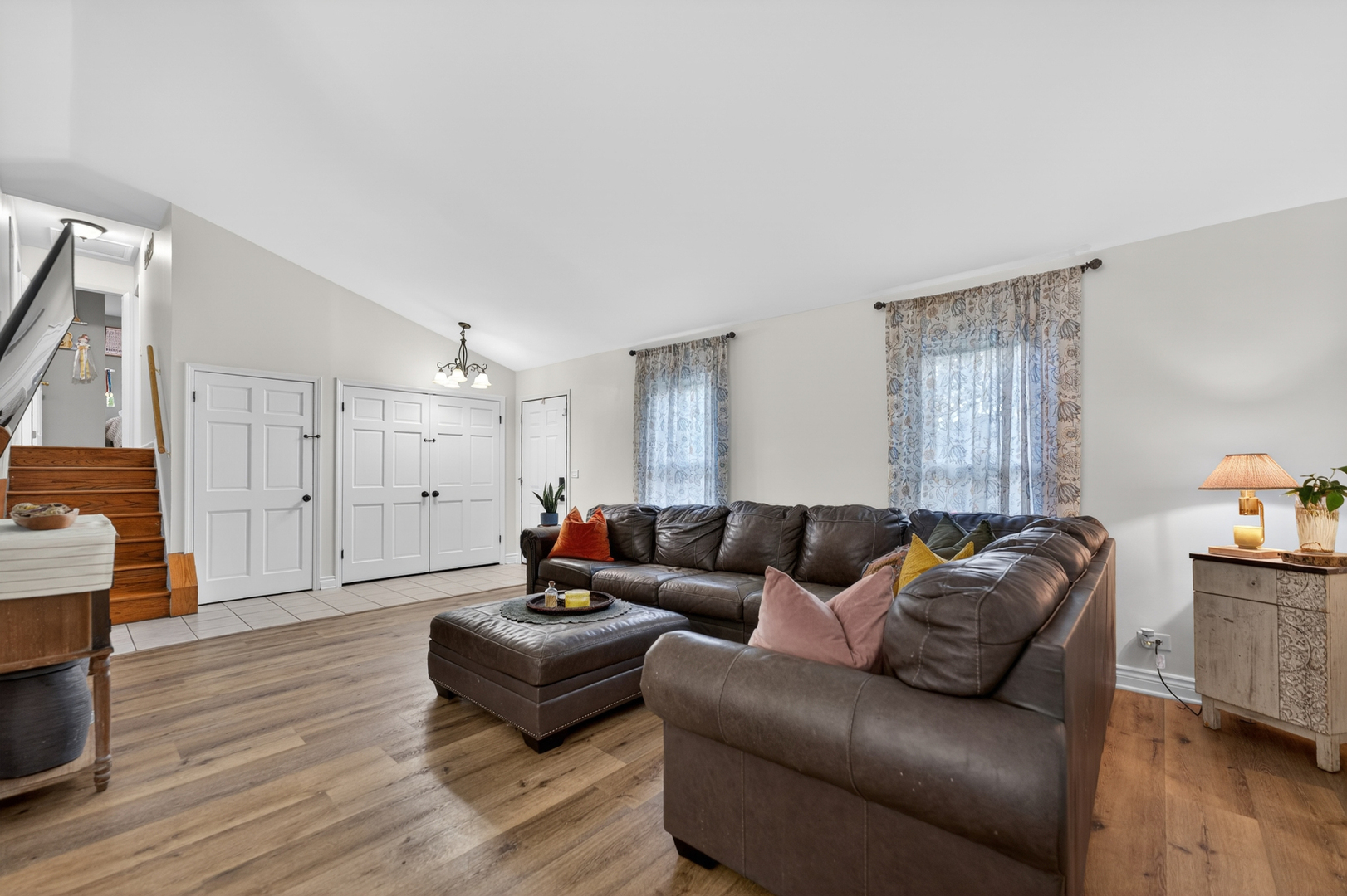 701 Buffalo Circle, Carol Stream, IL 60188