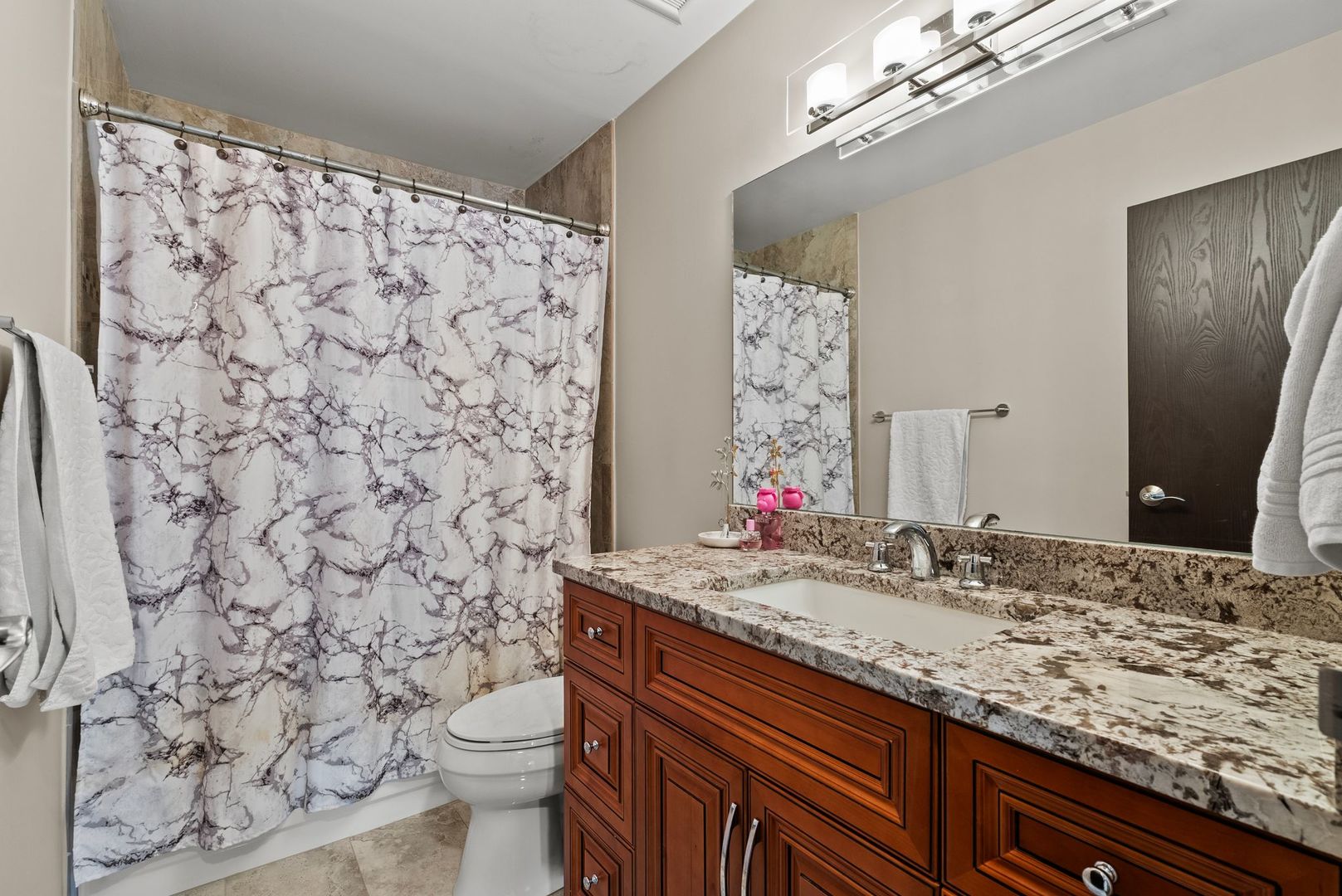 1777 W CRYSTAL Lane #307, Mount Prospect, IL 60056