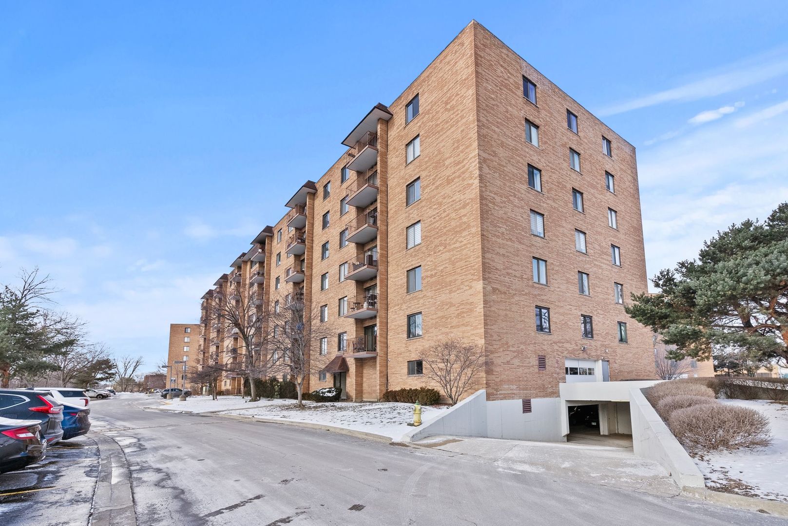 1777 W CRYSTAL Lane #307, Mount Prospect, IL 60056