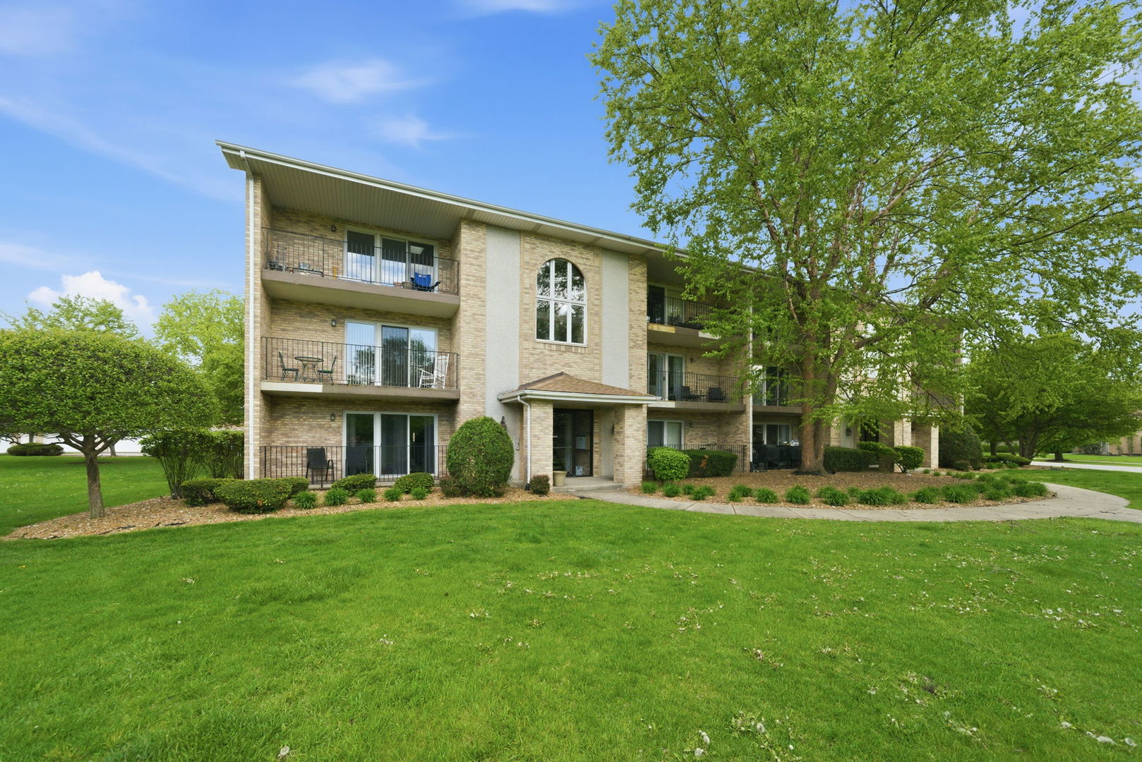 15809 S 76th Avenue #2F, Orland Park, IL 60462