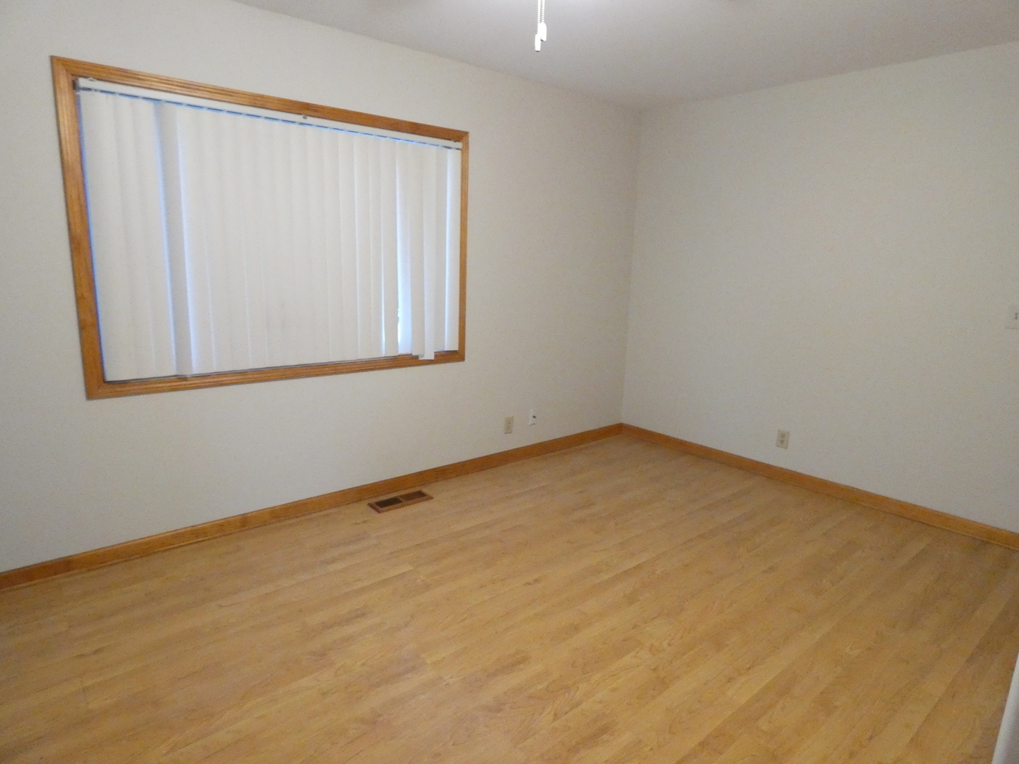 515 Freeman Avenue, Streamwood, IL 60107