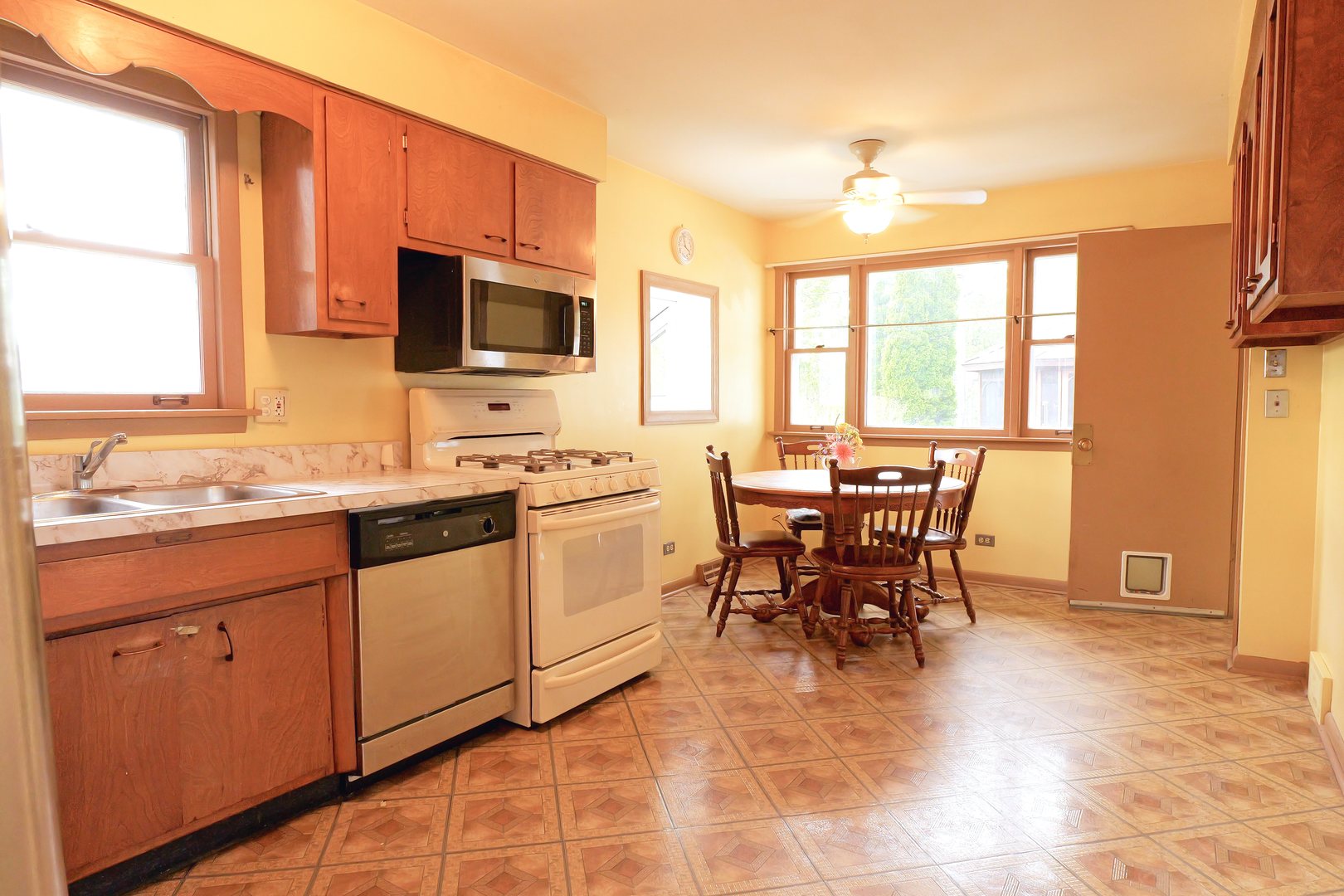 5262 Alexander Place, Oak Lawn, IL 60453