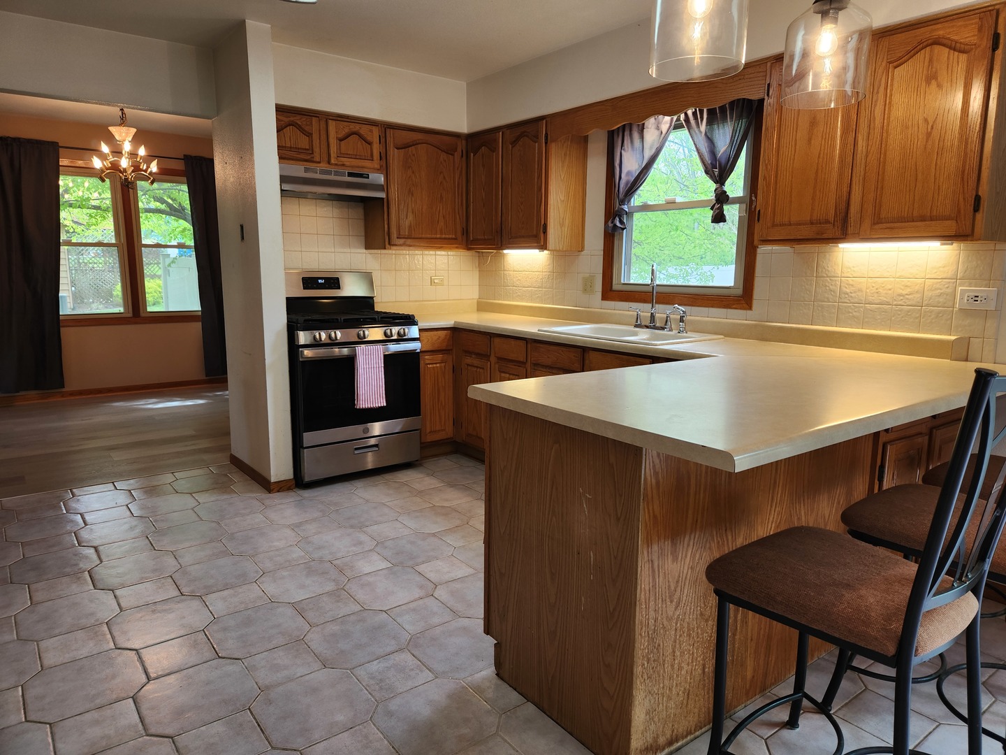 646 Meadow Lane, Winthrop Harbor, IL 60096