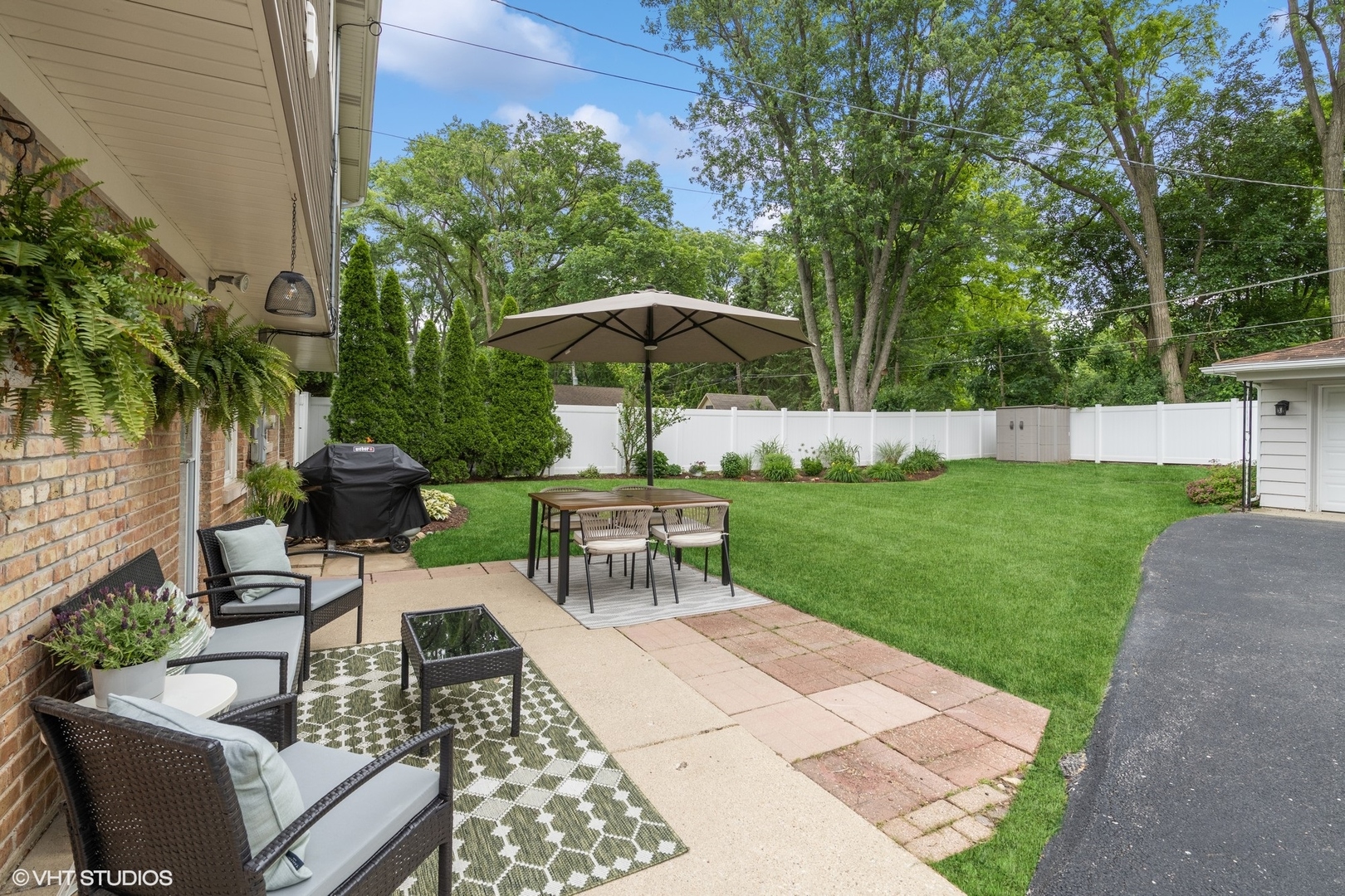 1620 Sawyer Avenue, Glen Ellyn, IL 60137