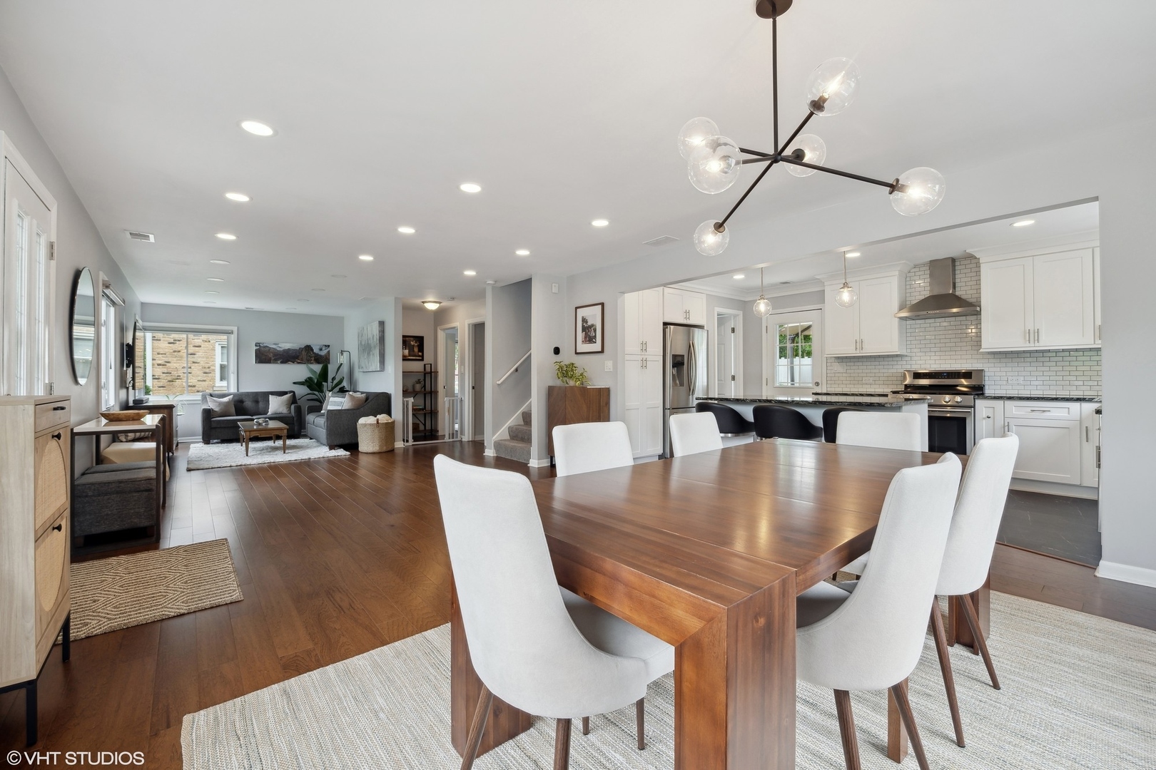 1620 Sawyer Avenue, Glen Ellyn, IL 60137