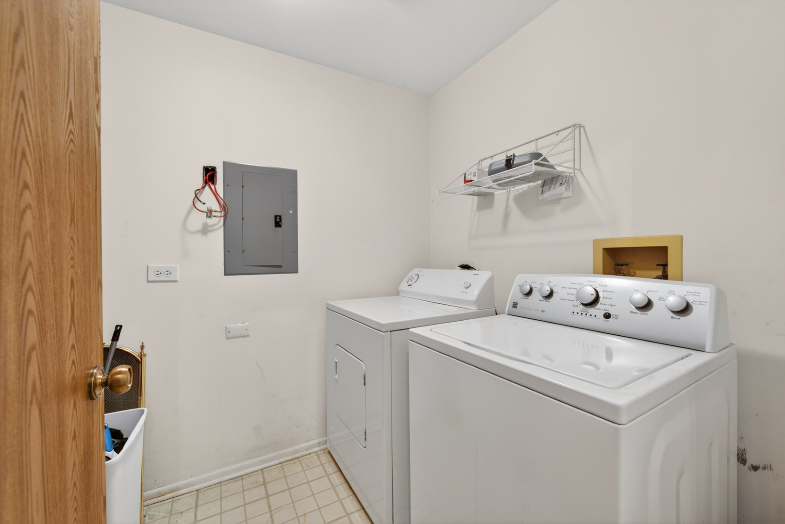 2845 Meadow Lane #V1, Schaumburg, IL 60193