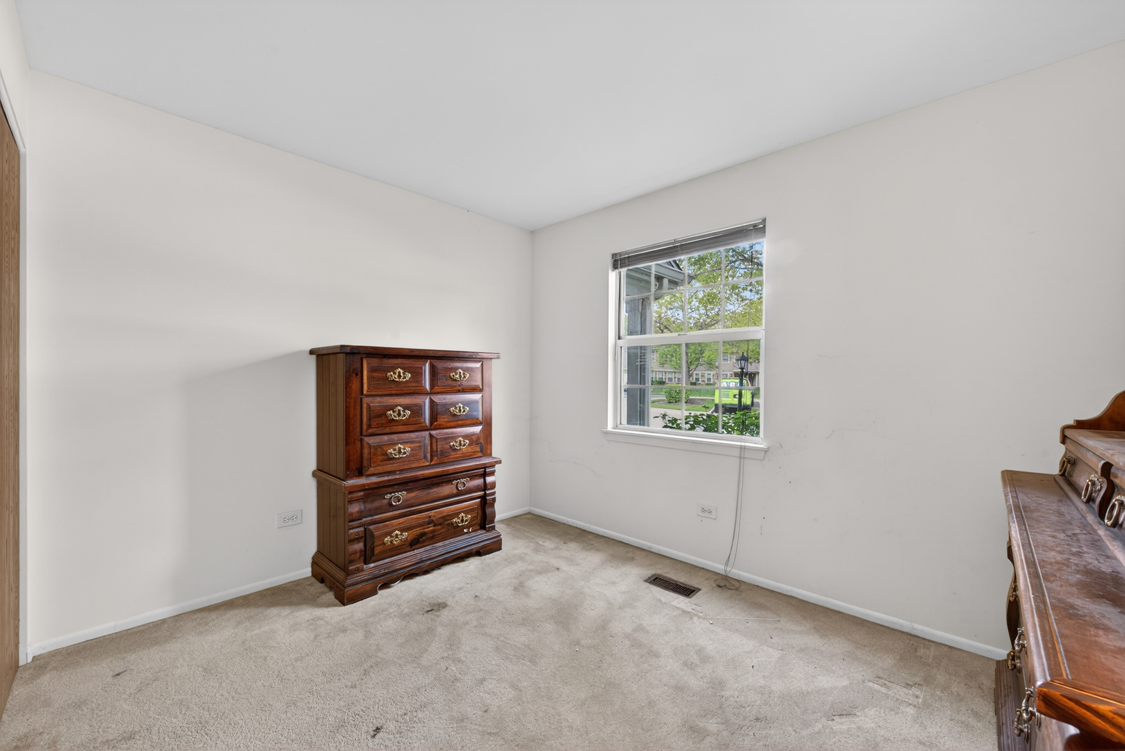 2845 Meadow Lane #V1, Schaumburg, IL 60193