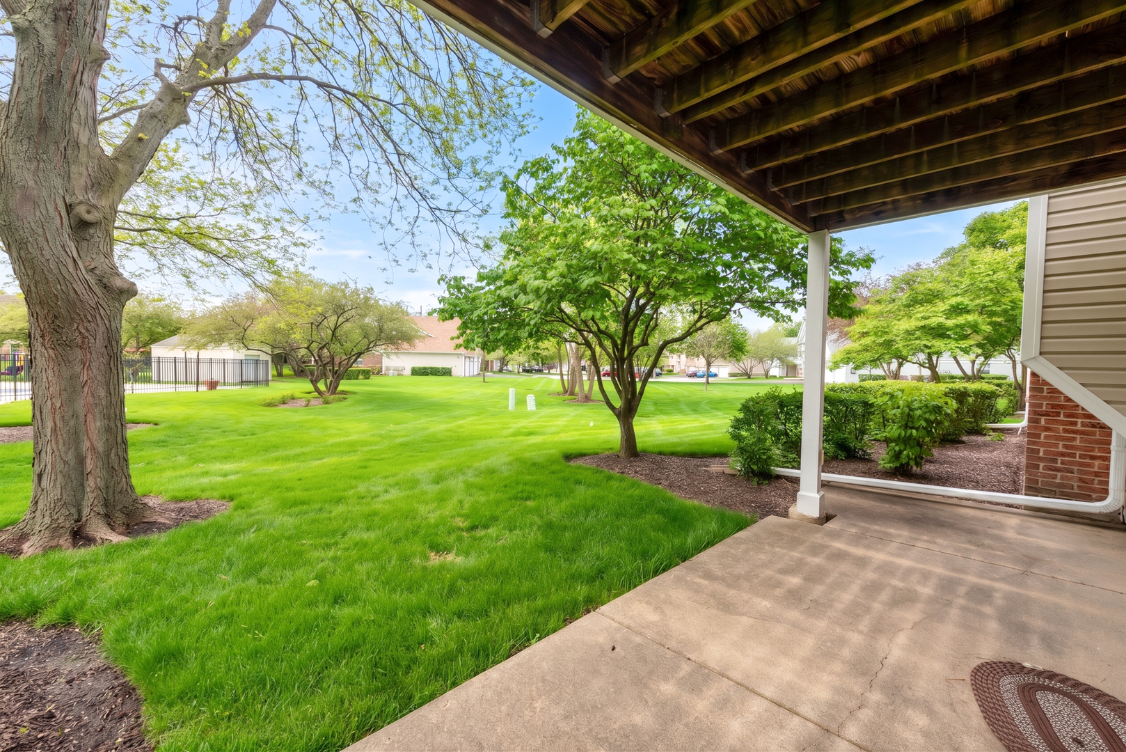 2845 Meadow Lane #V1, Schaumburg, IL 60193