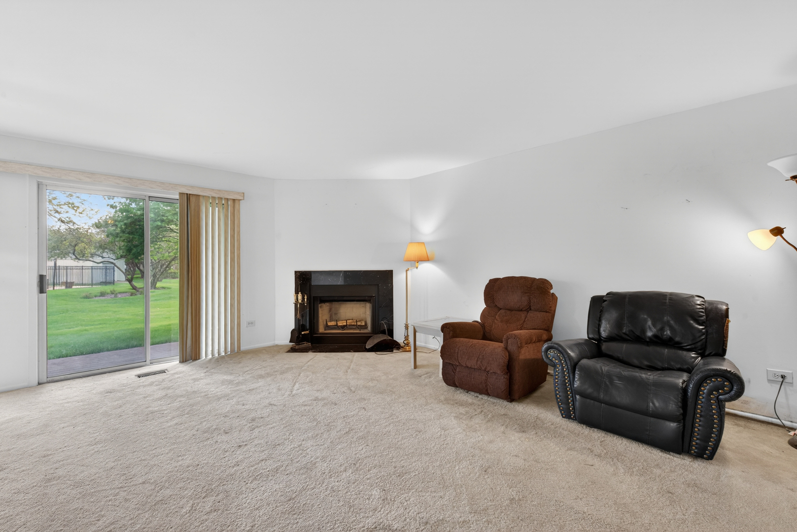 2845 Meadow Lane #V1, Schaumburg, IL 60193
