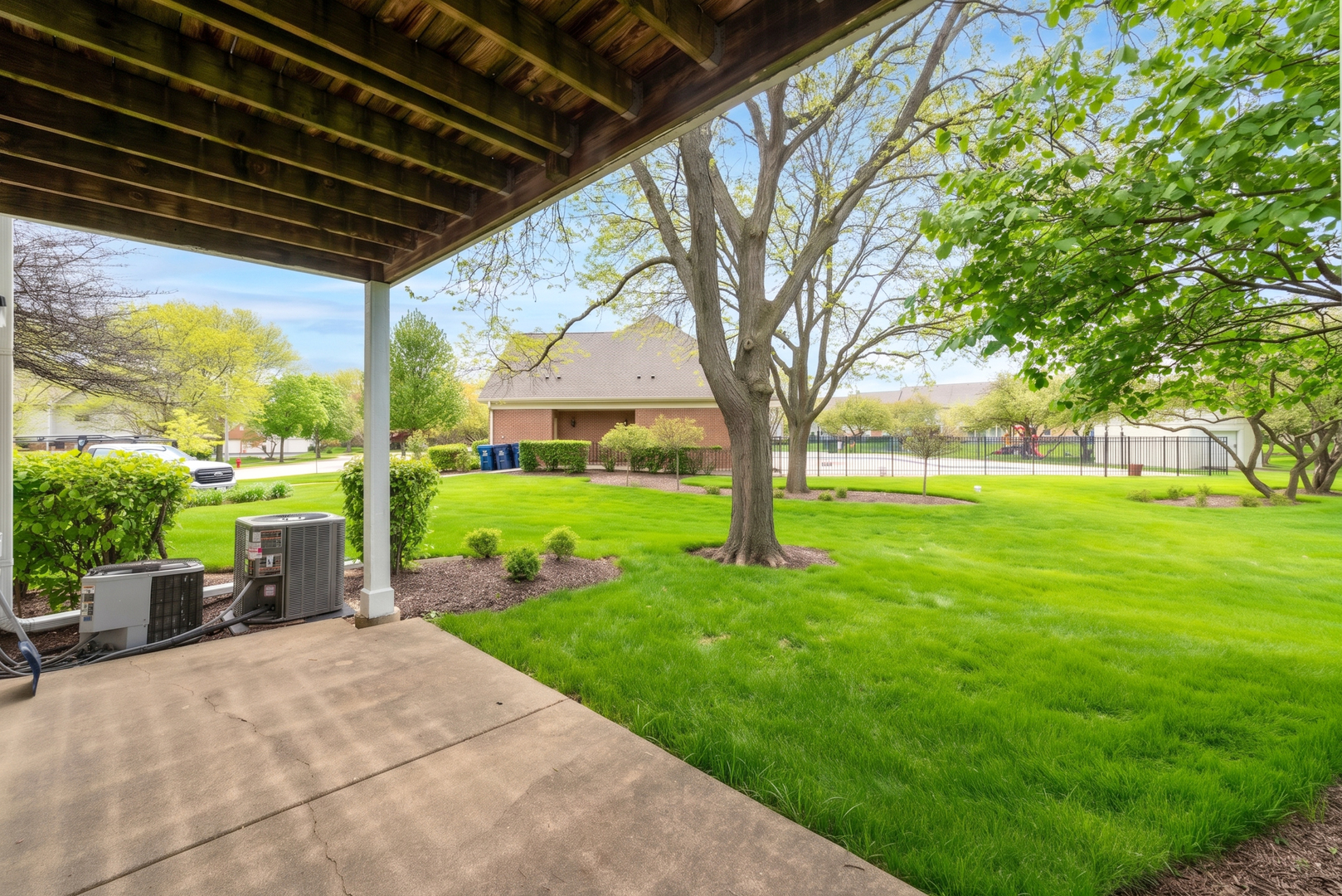 2845 Meadow Lane #V1, Schaumburg, IL 60193