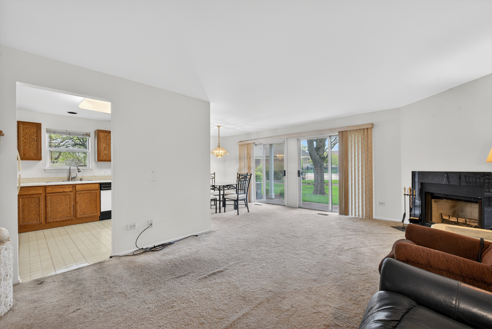 2845 Meadow Lane #V1, Schaumburg, IL 60193