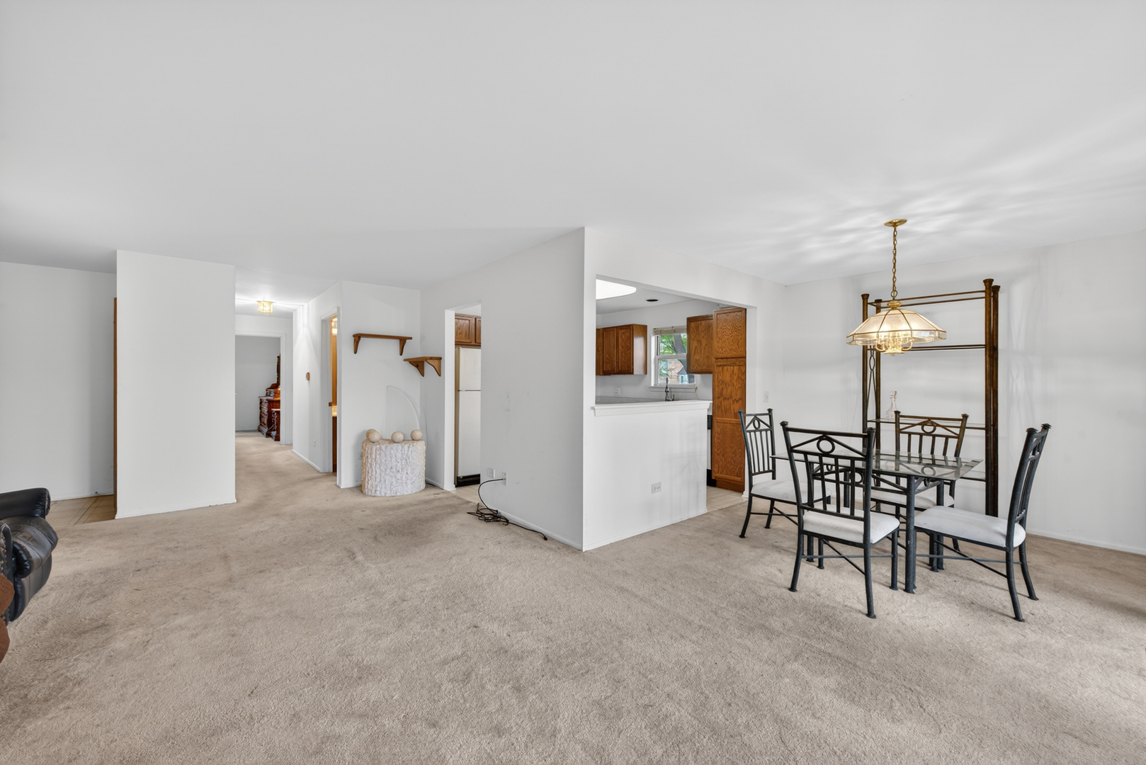 2845 Meadow Lane #V1, Schaumburg, IL 60193