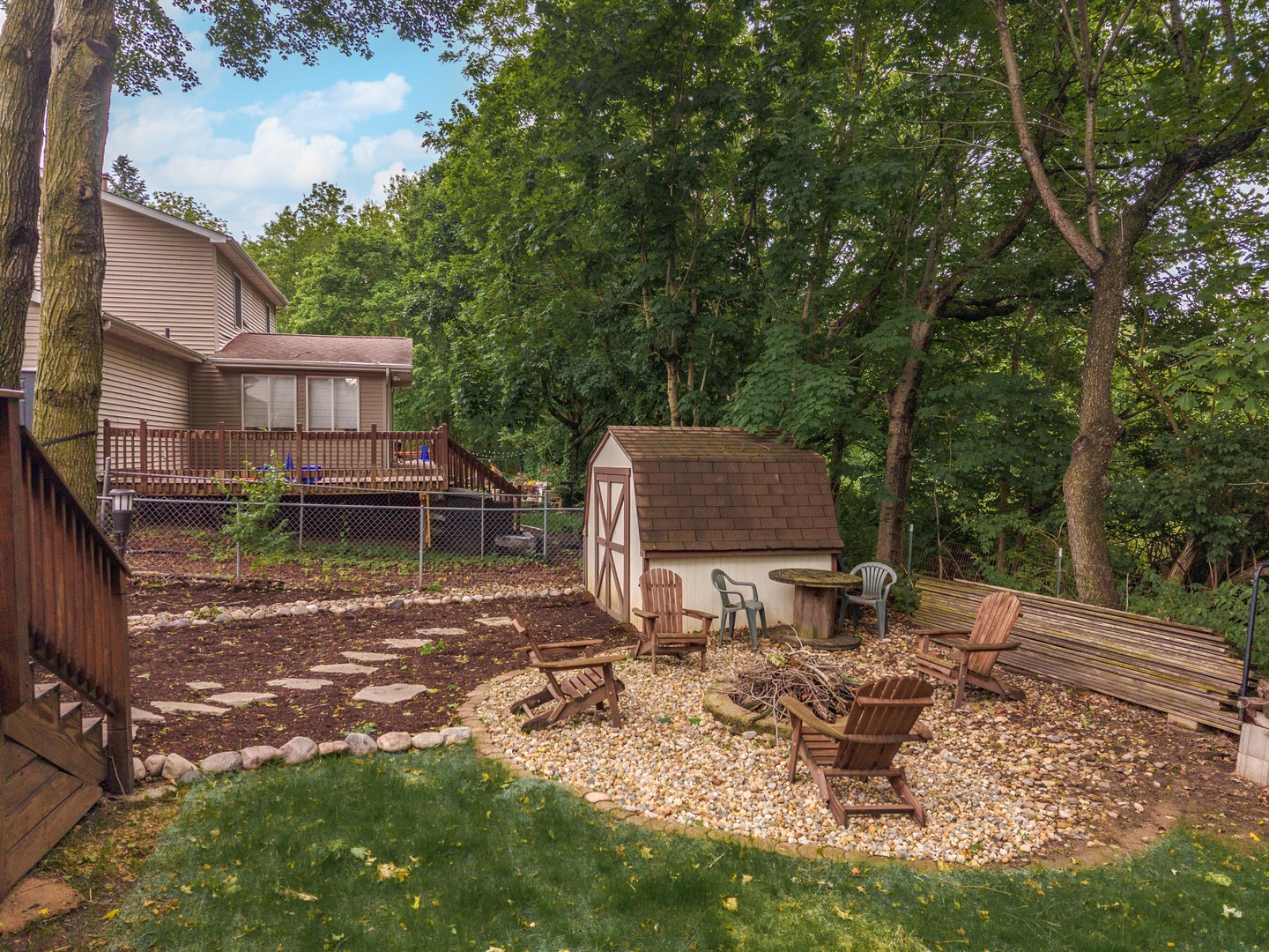 23 Palm Court, Bloomington, IL 61701