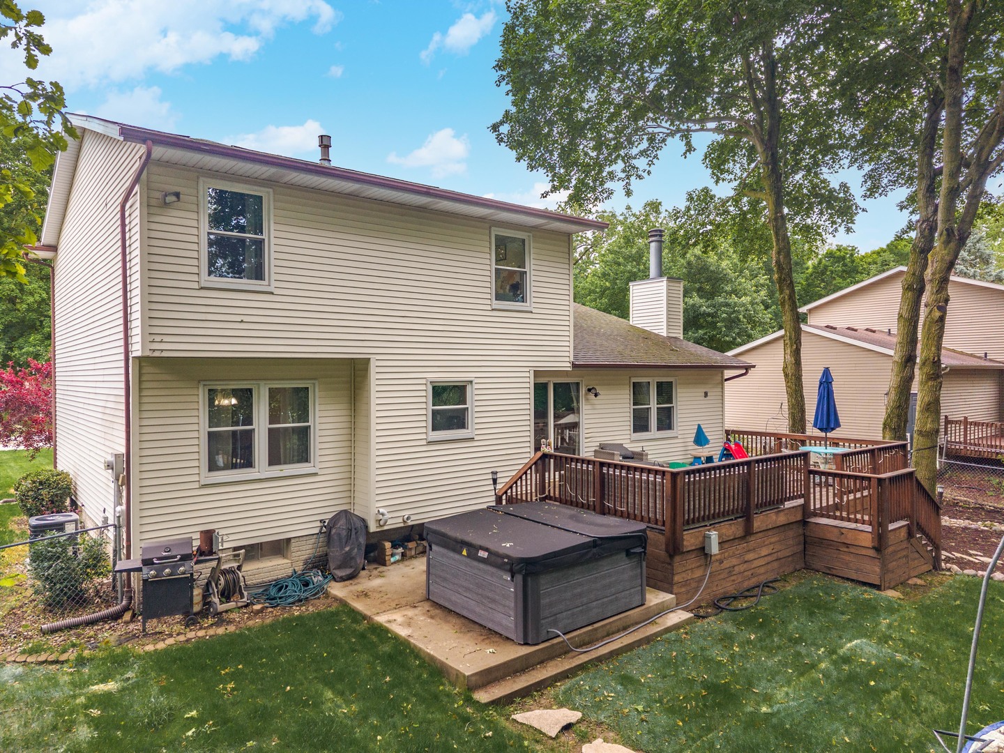 23 Palm Court, Bloomington, IL 61701