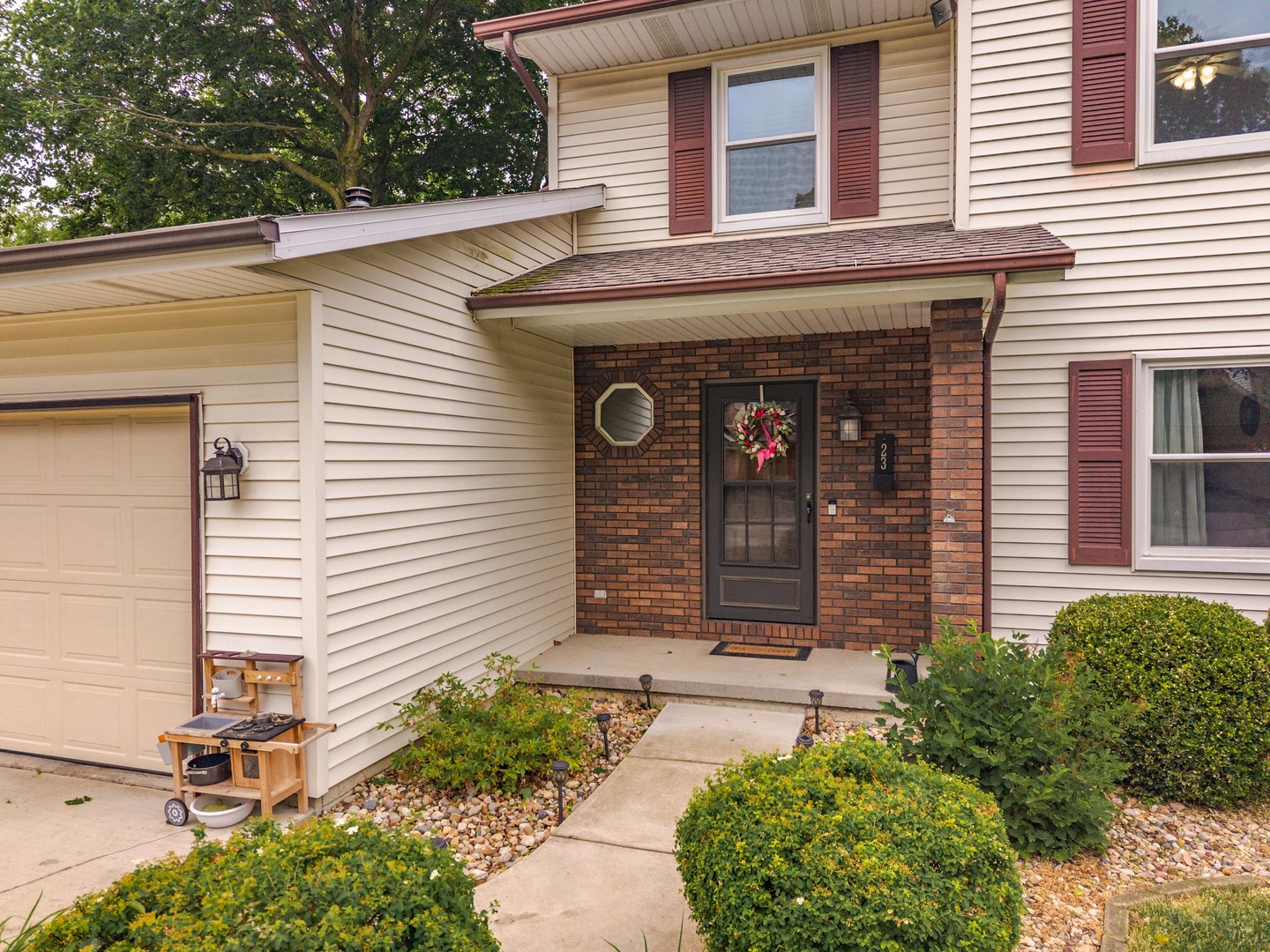 23 Palm Court, Bloomington, IL 61701