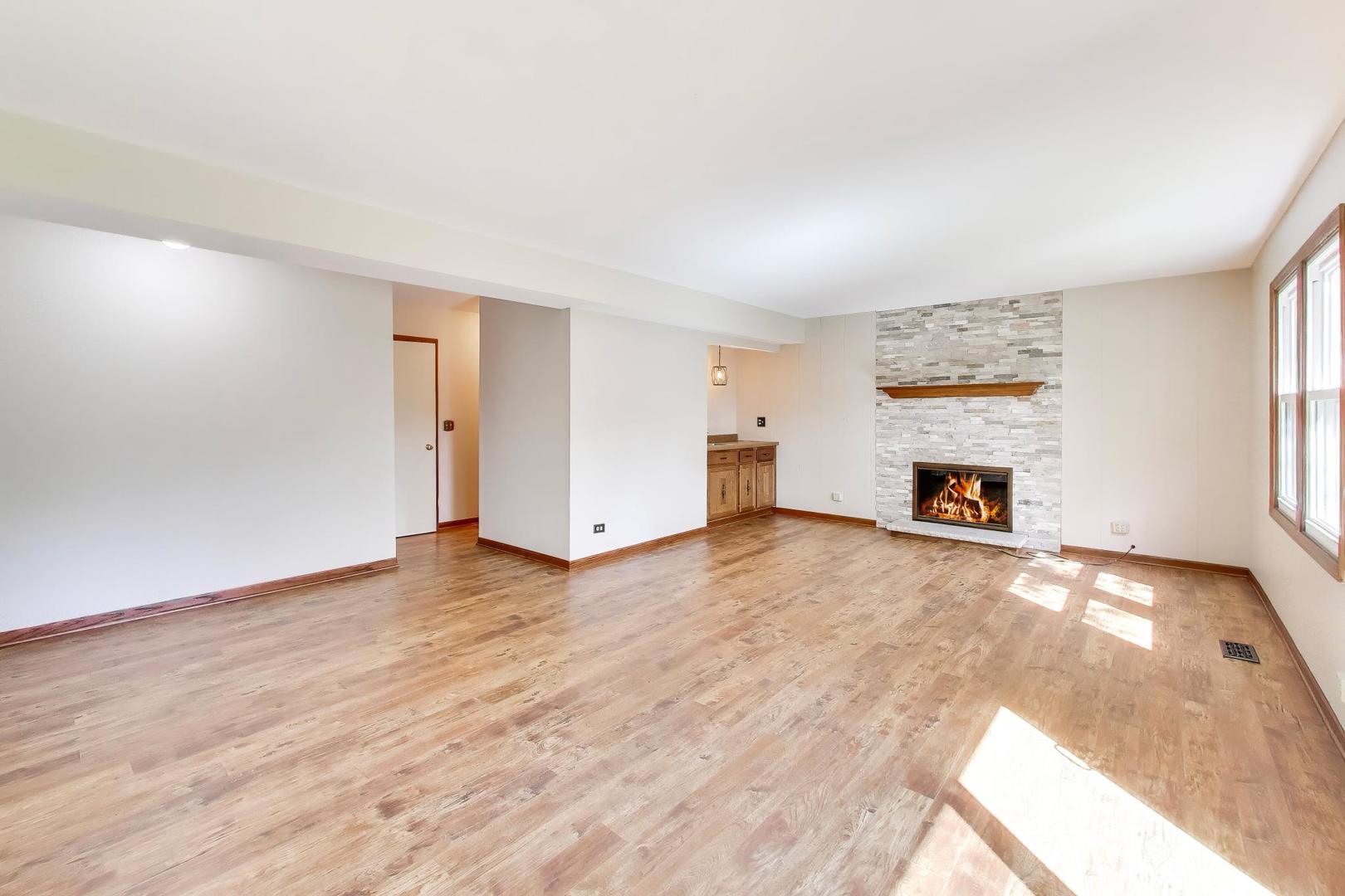 4122 Crimson Drive, Hoffman Estates, IL 60192