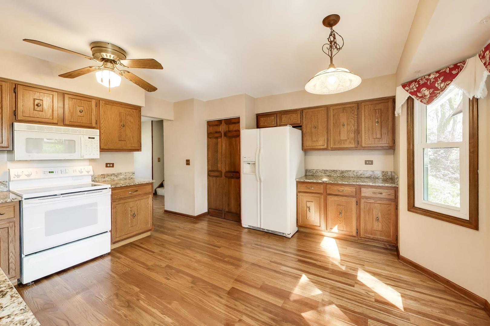 4122 Crimson Drive, Hoffman Estates, IL 60192