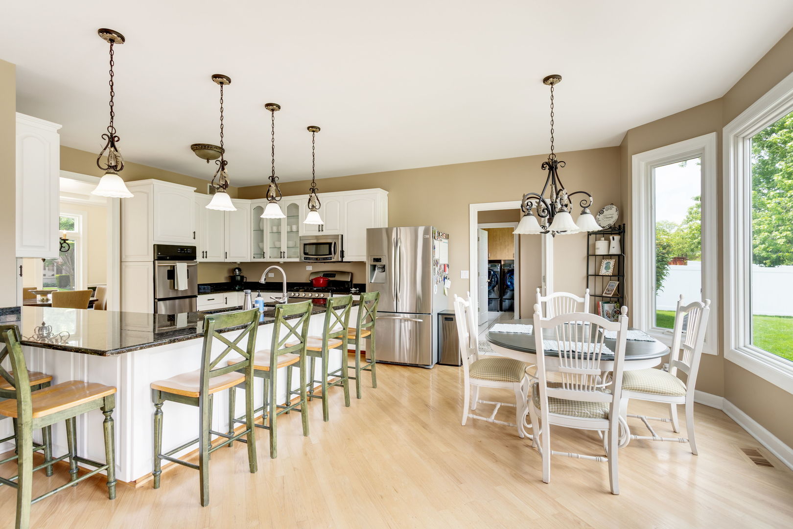924 Naples Lane, Woodridge, IL 60517