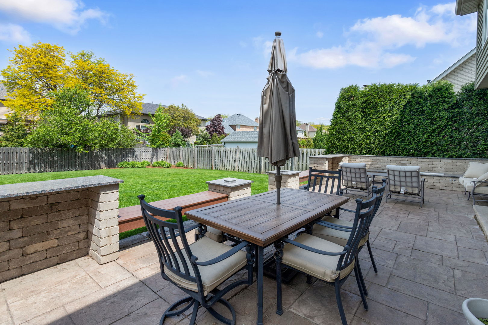 924 Naples Lane, Woodridge, IL 60517