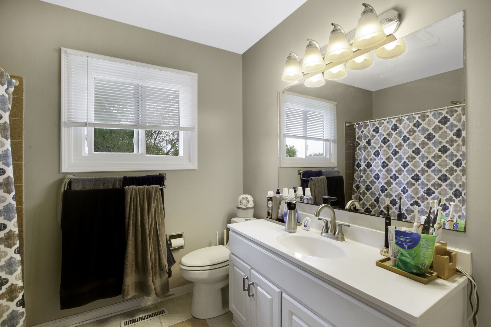 36485 N Traer Terrace, Gurnee, IL 60031