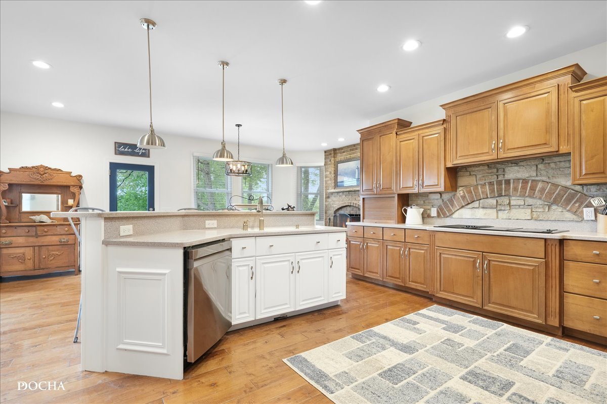 703 Glenda Court, Sandwich, IL 60548