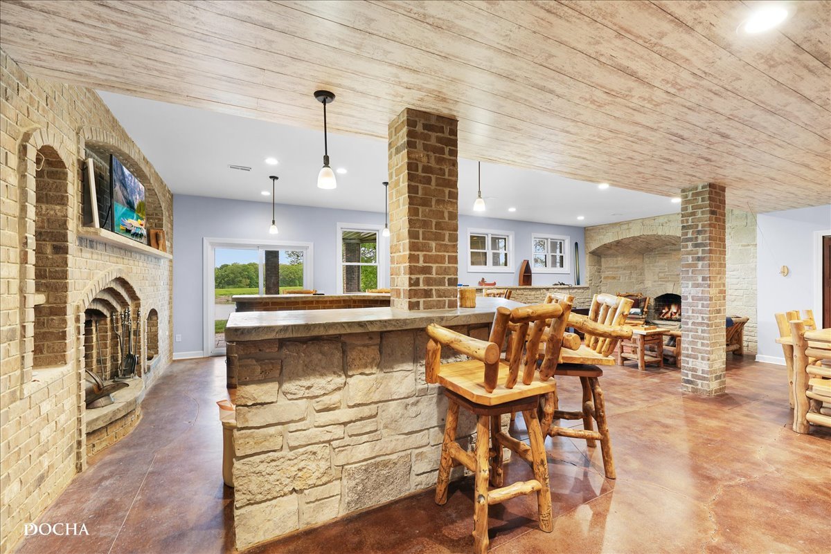 703 Glenda Court, Sandwich, IL 60548