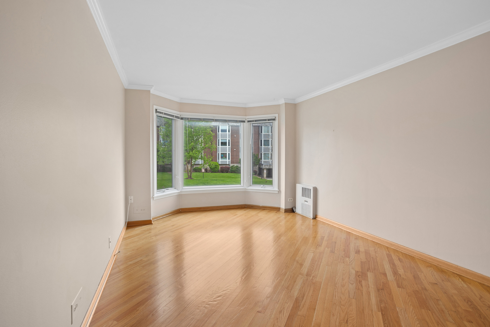 400 Ascot Drive #1E, Park Ridge, IL 60068