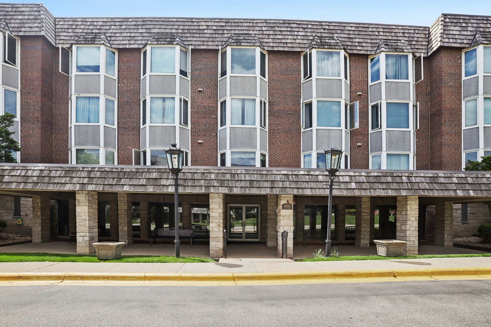 400 Ascot Drive #1E, Park Ridge, IL 60068