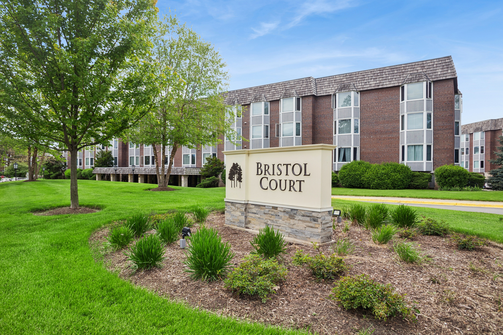 400 Ascot Drive #1E, Park Ridge, IL 60068