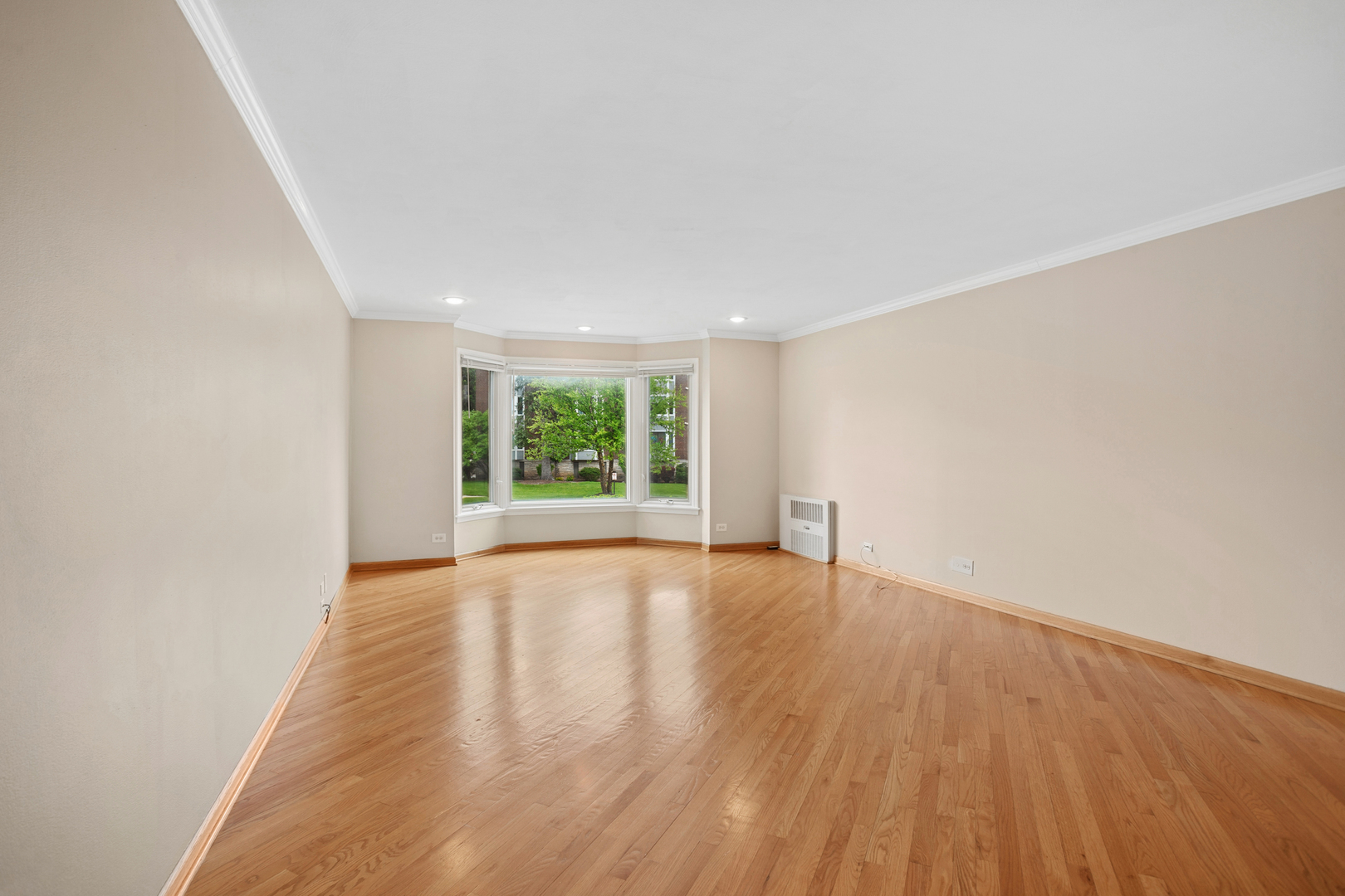 400 Ascot Drive #1E, Park Ridge, IL 60068