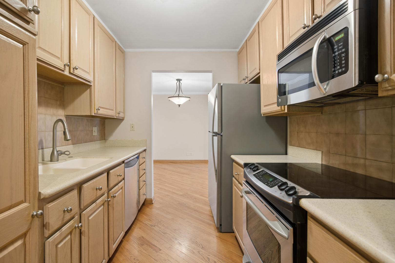 400 Ascot Drive #1E, Park Ridge, IL 60068
