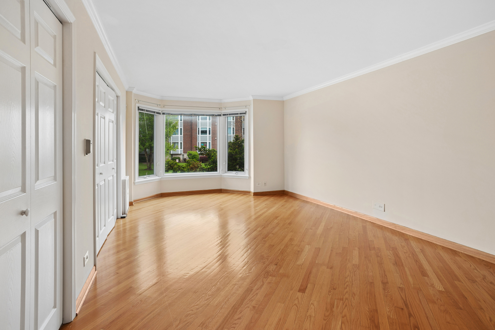 400 Ascot Drive #1E, Park Ridge, IL 60068