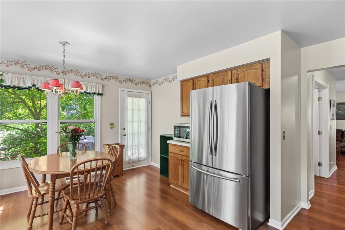 72 Julie Lane, Vernon Hills, IL 60061
