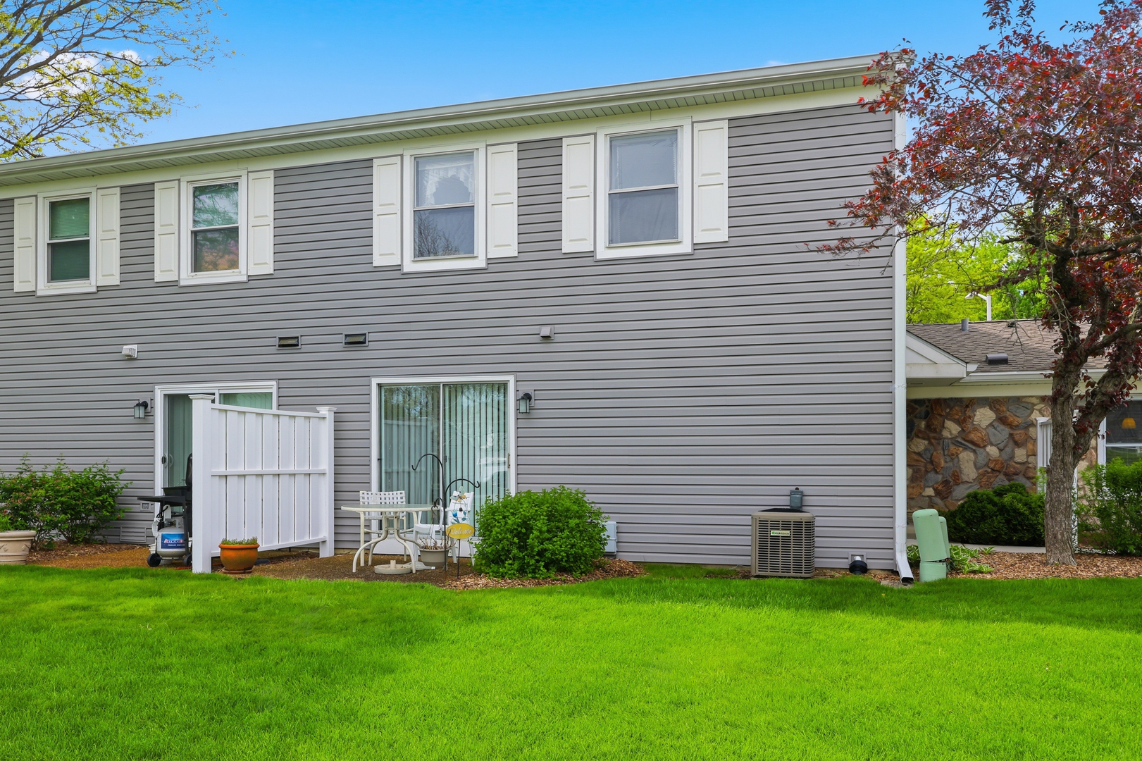 242 Nantucket Harbor #1802, Schaumburg, IL 60193