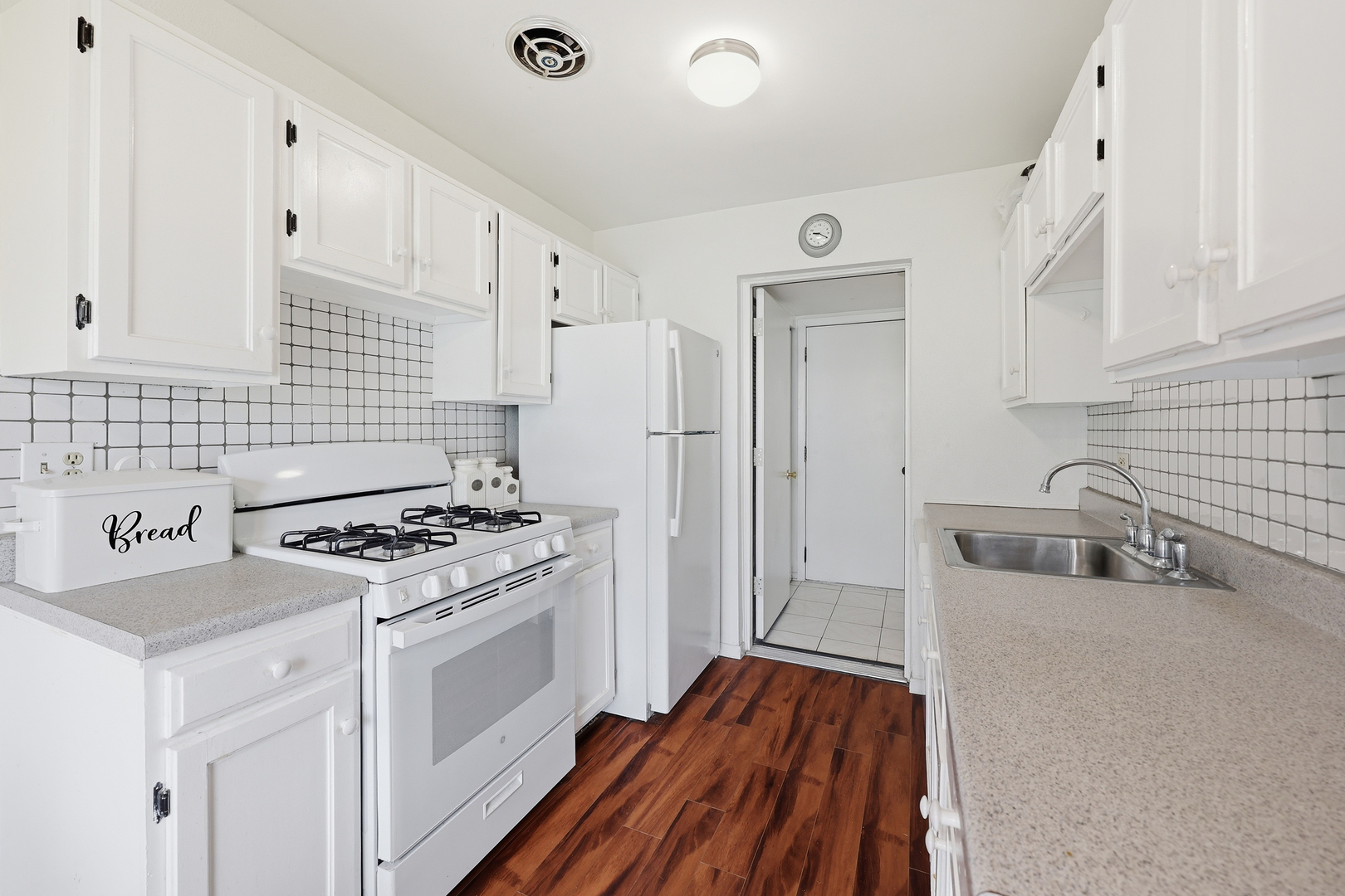 242 Nantucket Harbor #1802, Schaumburg, IL 60193
