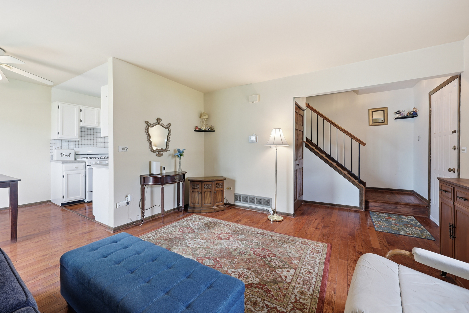 242 Nantucket Harbor #1802, Schaumburg, IL 60193