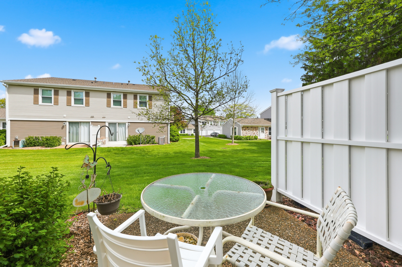 242 Nantucket Harbor #1802, Schaumburg, IL 60193