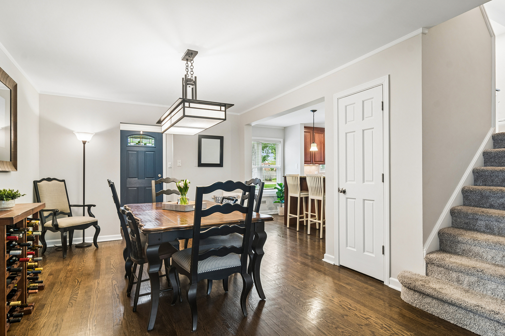 611 E Davis Street, Arlington Heights, IL 60005