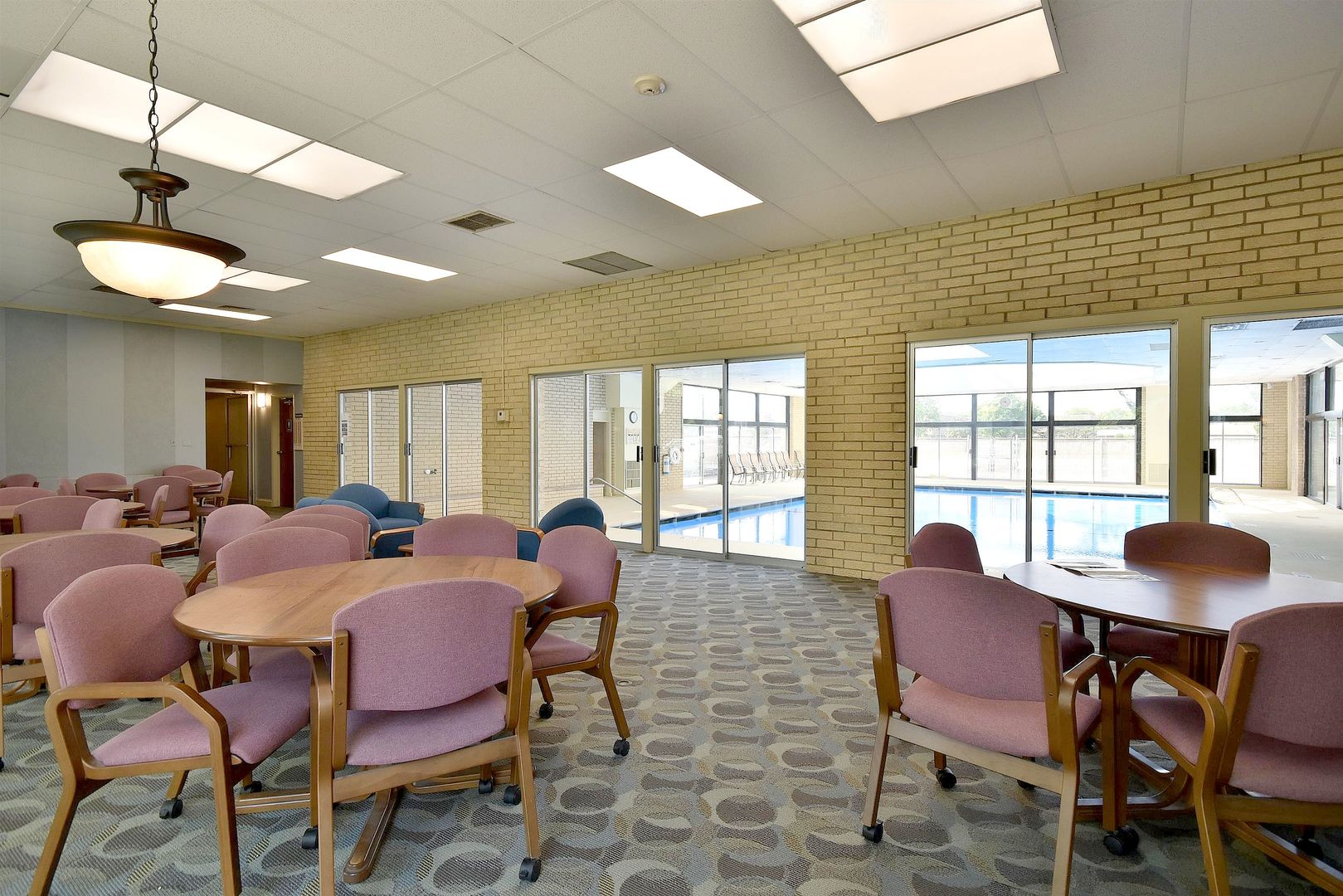 110 W Butterfield Road #302S, Elmhurst, IL 60126