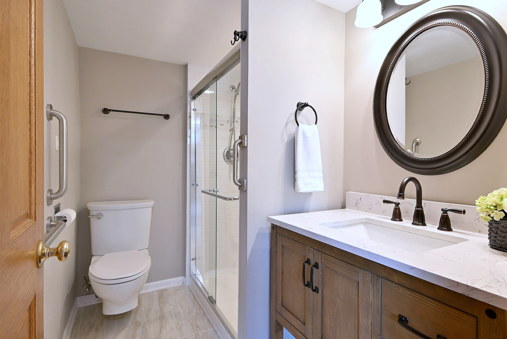110 W Butterfield Road #302S, Elmhurst, IL 60126