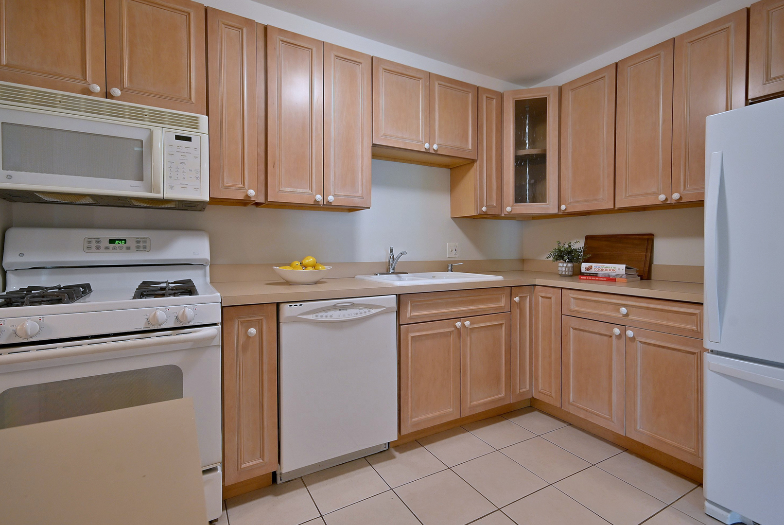110 W Butterfield Road #302S, Elmhurst, IL 60126