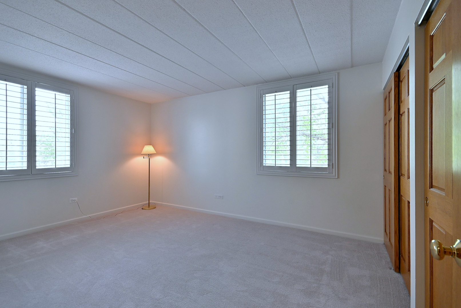 110 W Butterfield Road #302S, Elmhurst, IL 60126