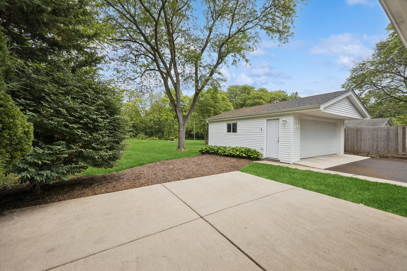 5949 Dunham Road, Downers Grove, IL 60516