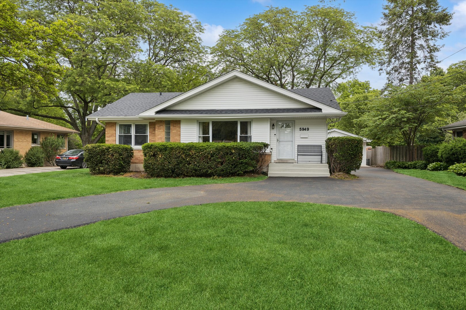 5949 Dunham Road, Downers Grove, IL 60516